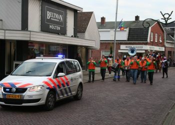 Sinterklaas in Holten gearriveerd smidsbelt kulturhus gemeente 