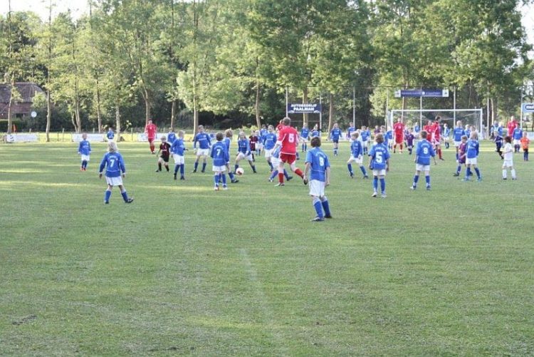 Pupillen Blauw Wit verslaan kampioensteam Blauw Wit 1 voetbal blauwwit 