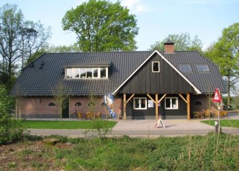 Palazzo steekt medewerkers in wielerkleding 