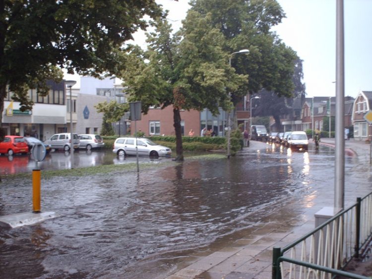 Wateroverlast in Holten, stuur je foto's 