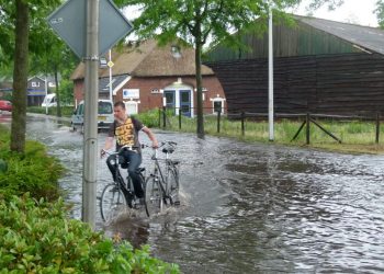 Wateroverlast in Holten, stuur je foto's 