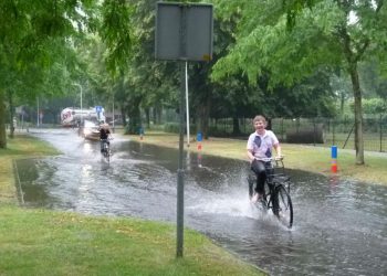 Wateroverlast in Holten, stuur je foto's 