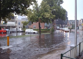 Wateroverlast in Holten, stuur je foto's 