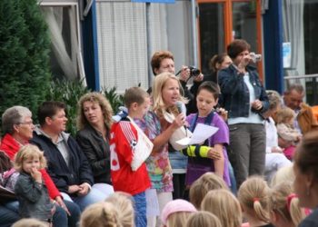 Het is weer grote vakantie Keunefeesten haarschool 