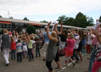 Het is weer grote vakantie Keunefeesten haarschool 