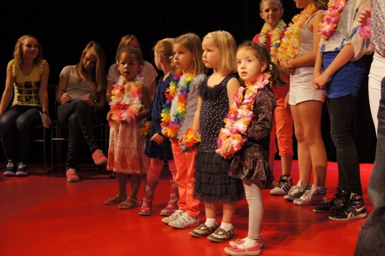 Playbackshow sluit schooljaar Holterenk af kulturhus holterenkschool 