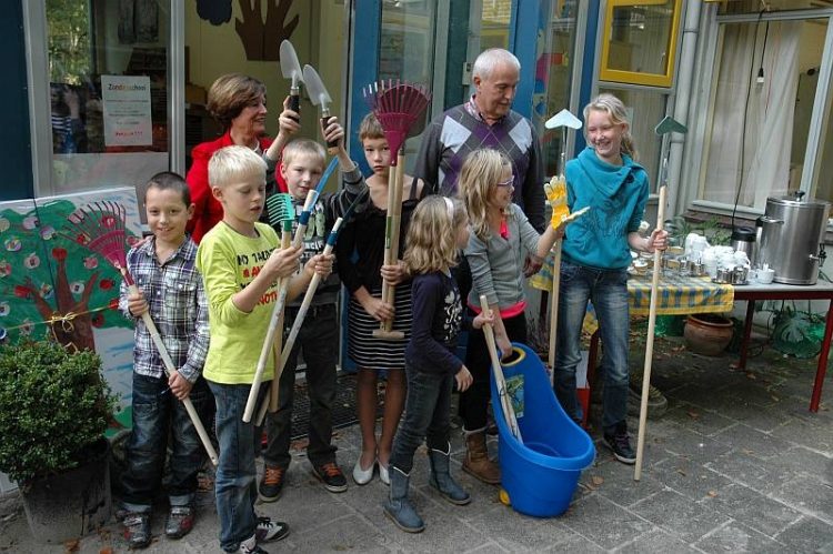 Juf Lieneke met pensioen gemeente espelo 