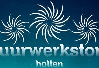 Vuurwerkstore opent deuren blauwwit 