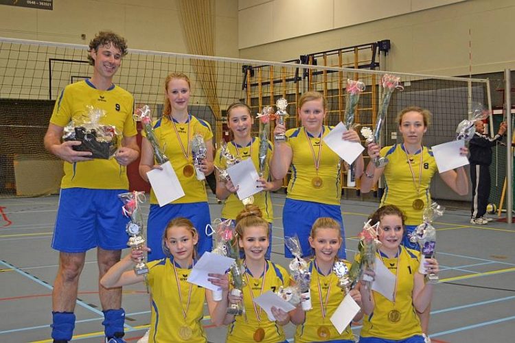 Meisjes C1 volleybal Mintonette kampioen mintonette 