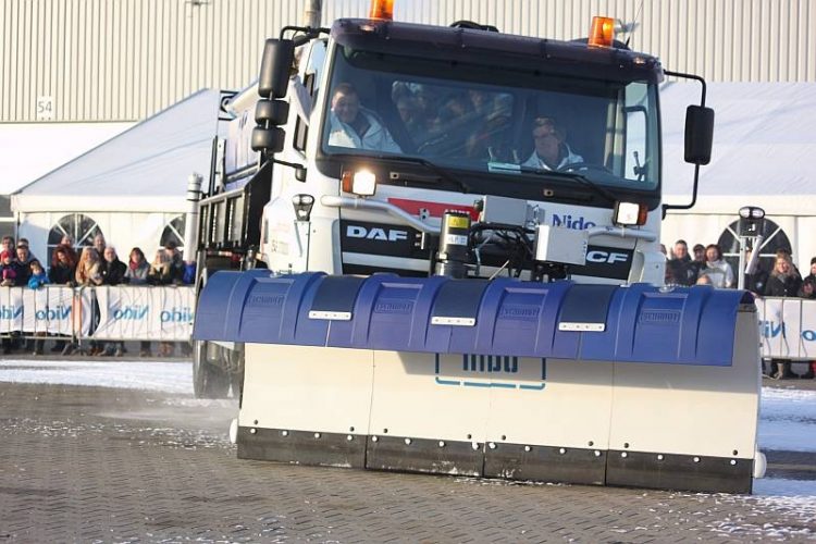 Sneeuw tijdens familiedag bij gladheidbestrijder Nido 