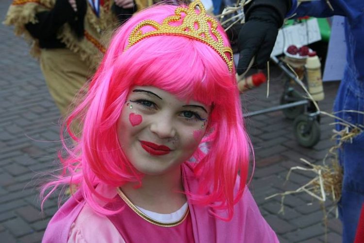 Alle kinderen mogen meedoen aan de Holtense carnavalsoptocht? fienpreuvers carnaval 