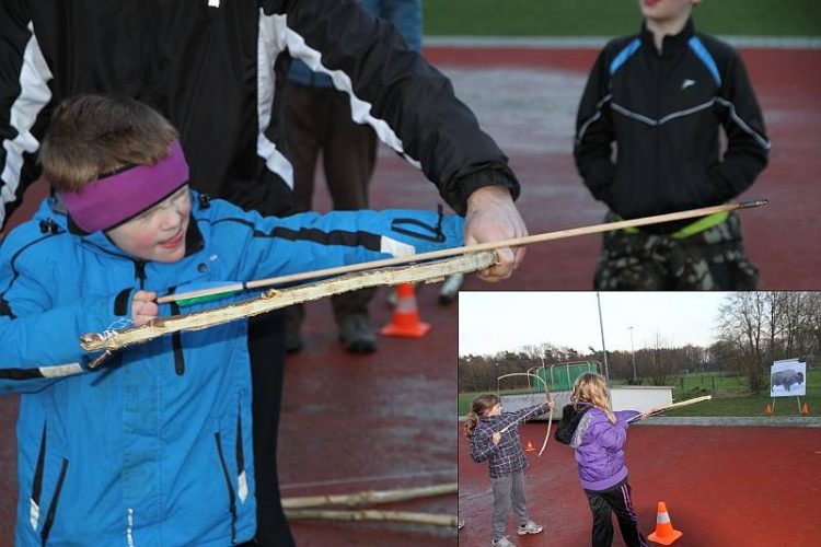 Familiecross AV Holten in winterse  indianensfeer sallandse heuvelrug atletiekvereniging 