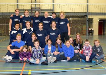 Jaarlijkse verkoop paaseitjes volleybalvereniging Mintonette mintonette 