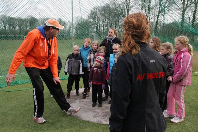 AV Holten geeft flinke impuls aan clinics voor de jeugd waerdenborch de waerdenborch atletiekvereniging 