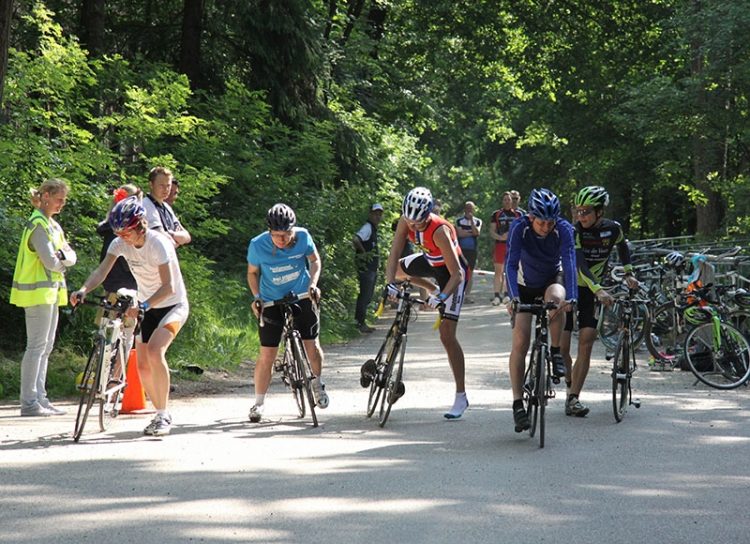 Mooi weer en goede sfeer bij AA Drink clinic dag triathlon 