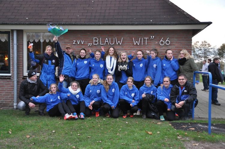 Blauw Wit '66 meisjes C1 Kampioen blauwwit 