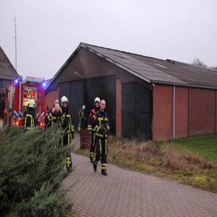 Kleine brand in schuur brandweer 