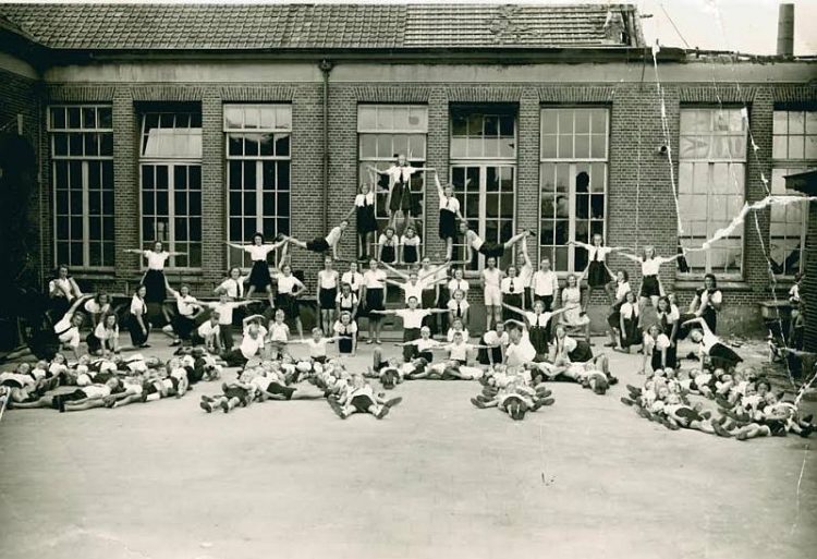 Oudheidkamer exposeert met sportfoto’s in ‘t Mossink oudheidkamer 