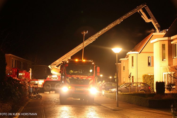 Schoorsteenbrand aan de Vicarie brandweer 