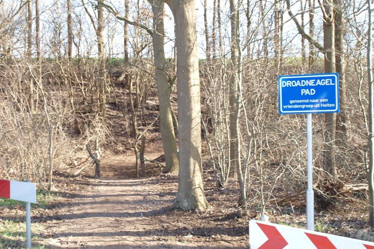 Oud binnendoorpad de Wippert in ere hersteld espelo dijkerhoek 