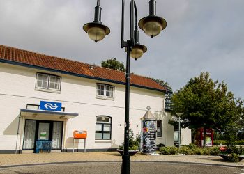 Aandacht voor monument bij station tijdens wijkavond kulturhus 