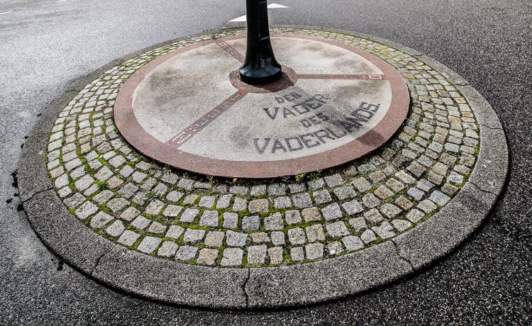 Aandacht voor monument bij station tijdens wijkavond kulturhus 