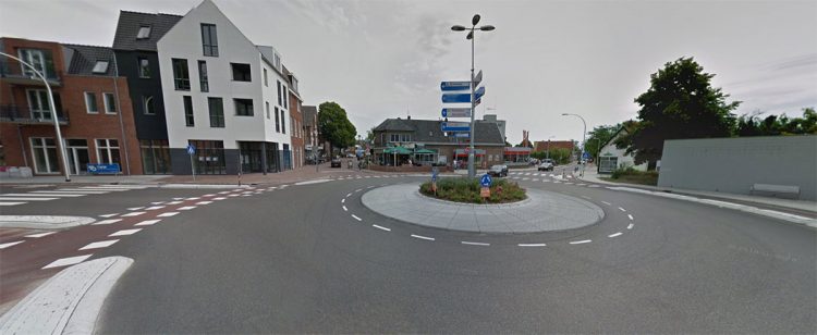 Ongeval op rotonde Dorpsstraat 