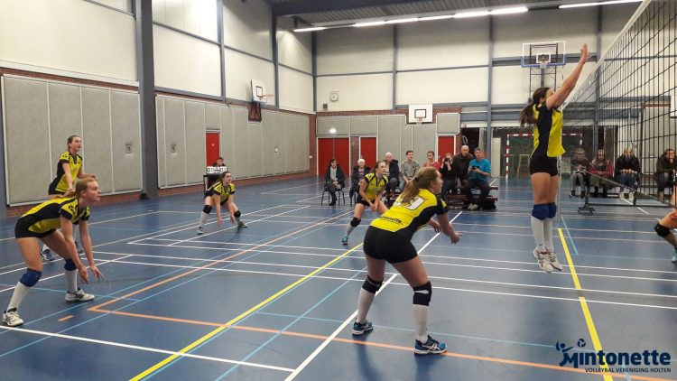 D1 Mintonette start de kerstvakantie met bevochten winst mintonette 