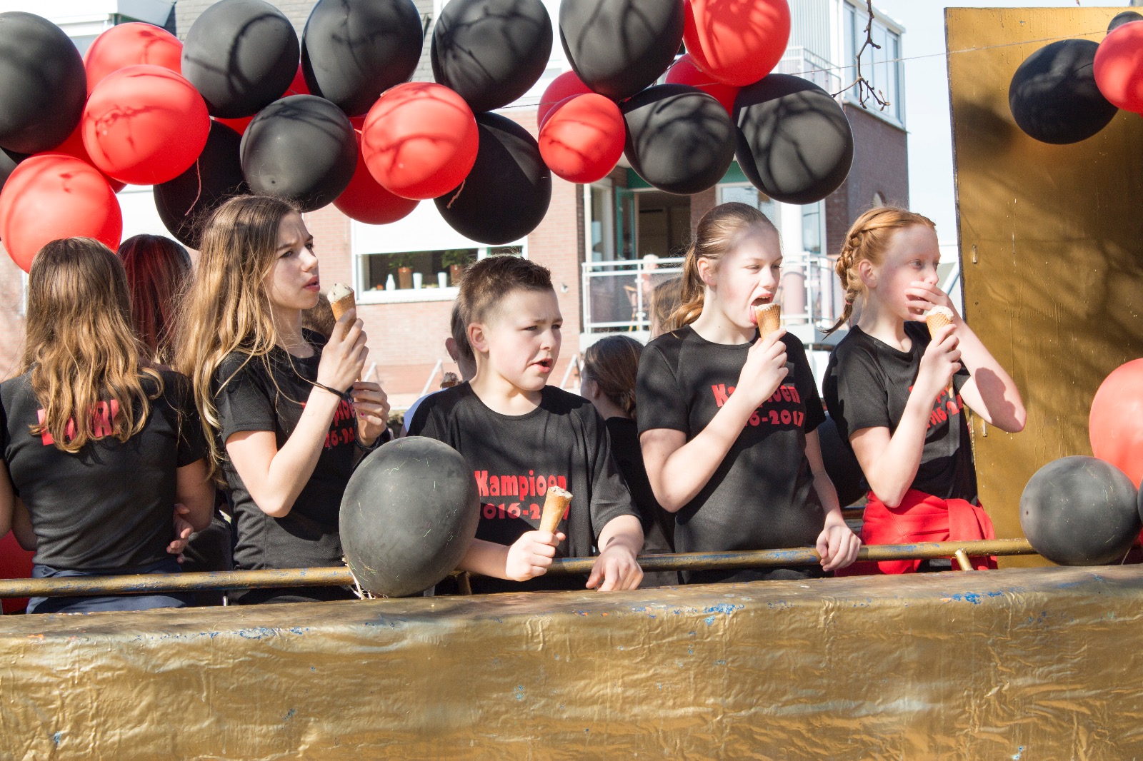 HV Holten D1 kampioen nijkamp hv holten fienpreuvers carnaval 