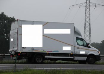 Botsing tussen bestelbussen op A1 politie 