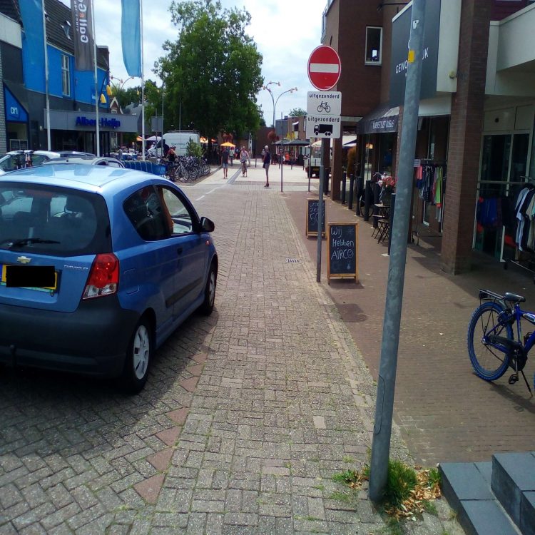 Inrijverbod vanaf Kalfstermansweide parkeerplaats naar Dorpsstraat 