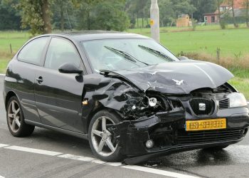 Twee gewonden bij ongeval N332 Deventerweg politie 