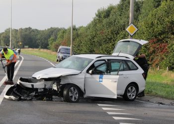 Twee gewonden bij ongeval N332 Deventerweg politie 