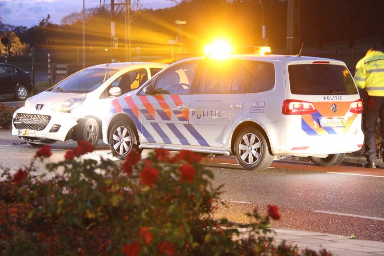 Ongeval met twee auto's op de Waagweg 