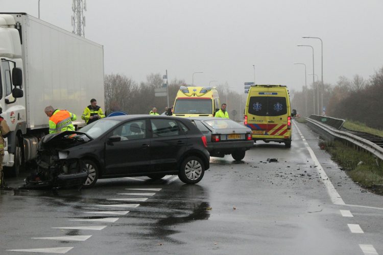 Persoon bekneld bij ongeval op de N332 brandweer 