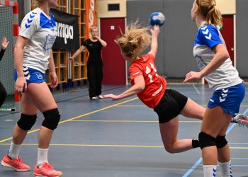 Handbalvereniging Holten hervat training op het hockeyveld! hv holten 