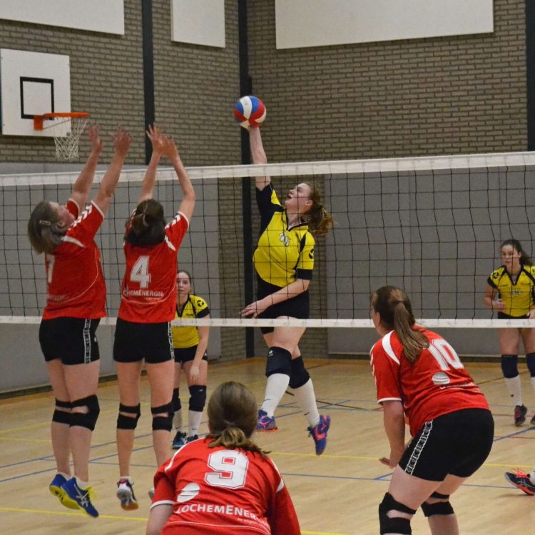 Overtuigende winst Mintonette dames 3 tegen koploper mintonette 