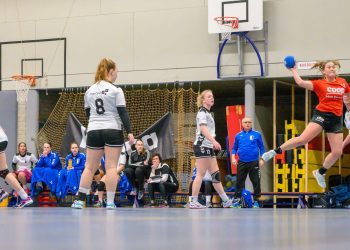 Handbalvereniging Holten hervat training op het hockeyveld! hv holten 