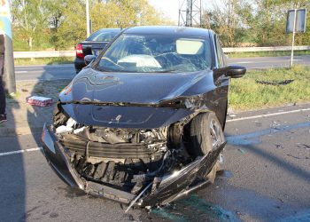 Flinke aanrijding tussen twee auto's afrit van de A1 aanrijding 