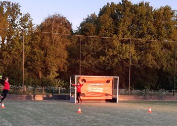 Handbalvereniging Holten hervat training op het hockeyveld! hv holten 