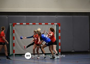 Handbaldames starten met overwinning hv holten 