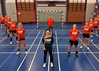 Handbaldames ook de baas in Lemelerveld hv holten 