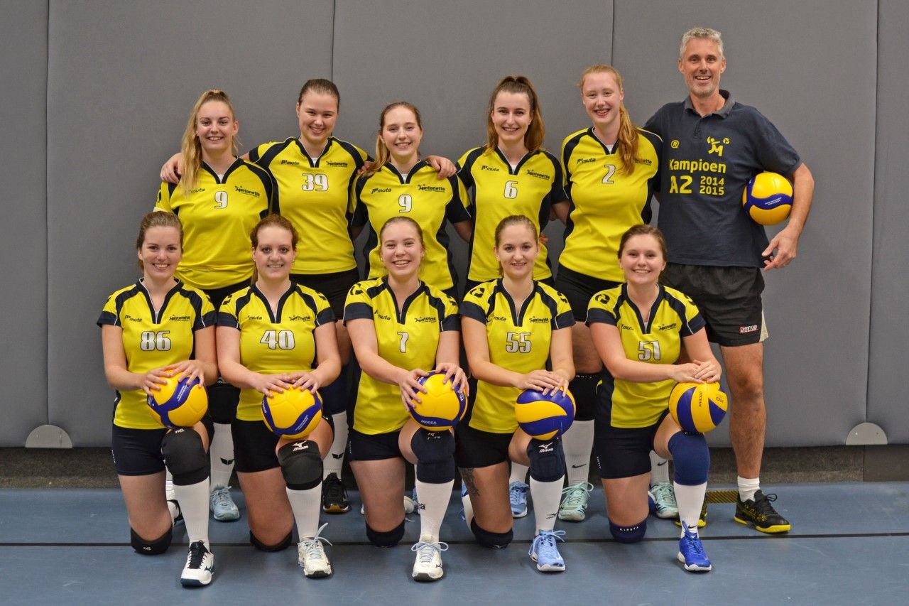 Volleybal dames 1 speelt puike wedstrijd mintonette 