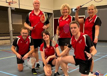 Recreanten badminton sluiten seizoen af met mooi gelijk spel badmintonclub 